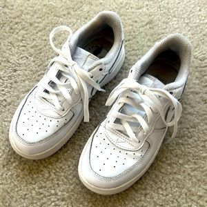NIKE Force 1 LE (PS) white size 13c. Fair condition!